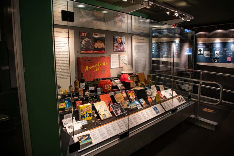 Une vitrine de l'Atomic Museum