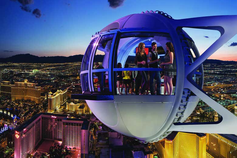 Profitez de la vue depuis la High Roller
