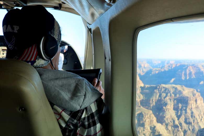 Prenez des photos depuis l'intérieur de l'avion
