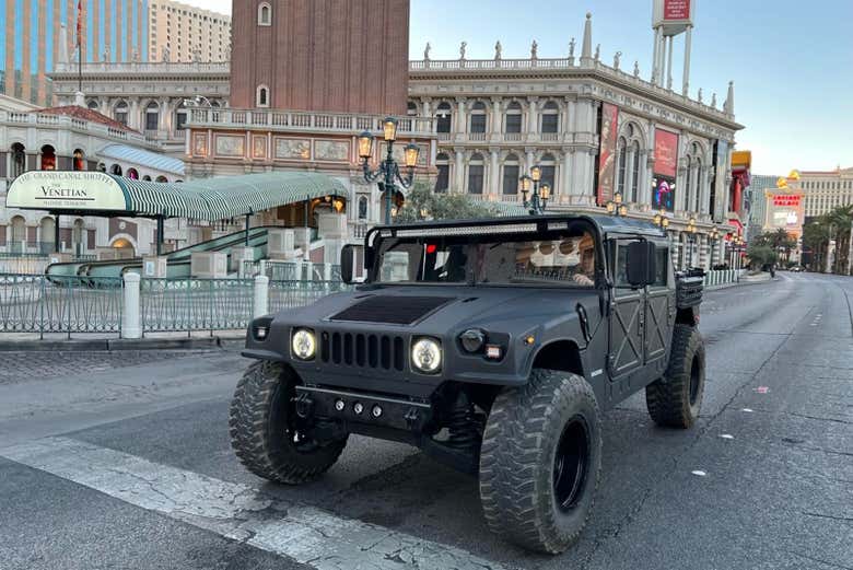 Prêt pour une balade en Hummer ?