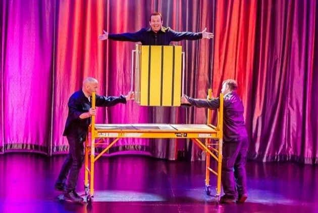 Spectacle de magie de Nathan Burton