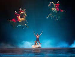 O, Cirque du Soleil