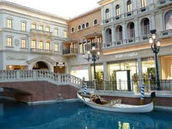 Venetian, magasins du Grand Canal